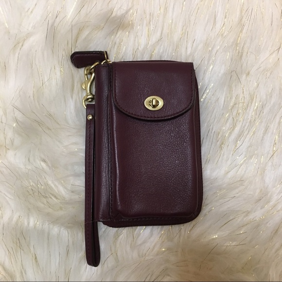 Coach Handbags - Coach vintage wallet 😍